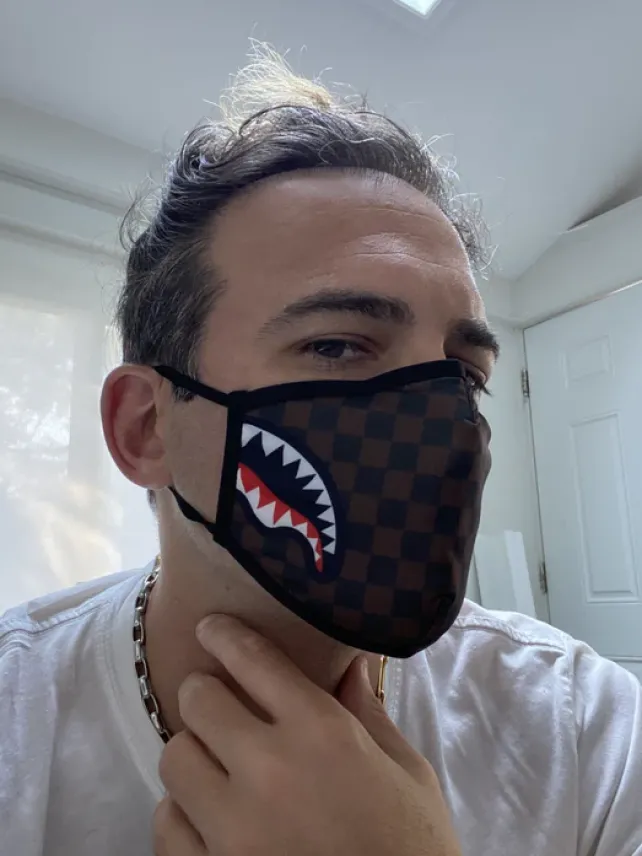 FACE MASKS>SPRAYGROUND ADULT SHARKS IN PARIS (SIDE SHARK) FORM-FITTING FACE MASK
