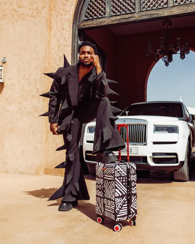 CARRY-ON LUGGAGE>SPRAYGROUND A.I.8 AFRICAN INTELLIGENCE - ORIGIN STORY SHARKNAUTICS HARDSHELL CARRY-ON LUGGAGE