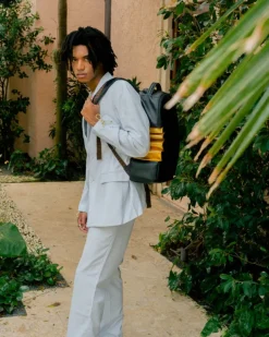 BACKPACKS>SPRAYGROUND A.i.3 SHARK BITE BLACK GOLD BACKPACK (DLXV)
