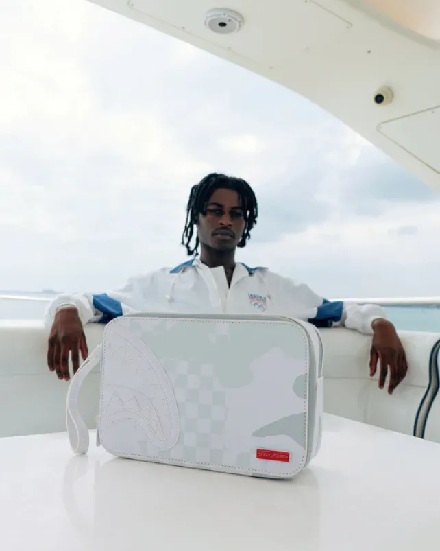 TOILETRIES AKA MONEY BAGS>SPRAYGROUND 3AM LE BLANC TOILETRY BAG
