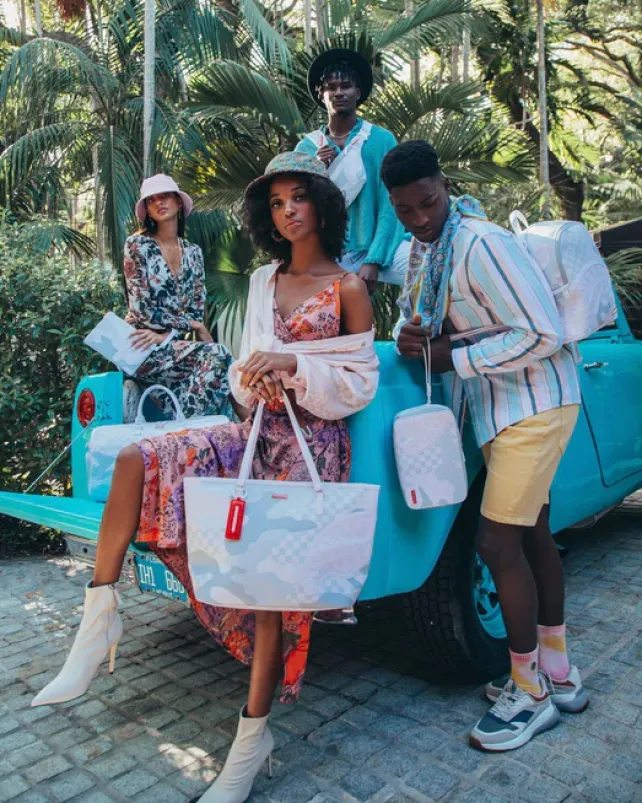 TOILETRIES AKA MONEY BAGS>SPRAYGROUND 3AM LE BLANC TOILETRY BAG