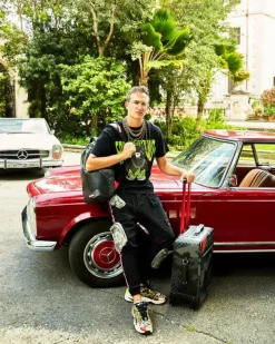 CARRY-ON LUGGAGE><noscript><img width=