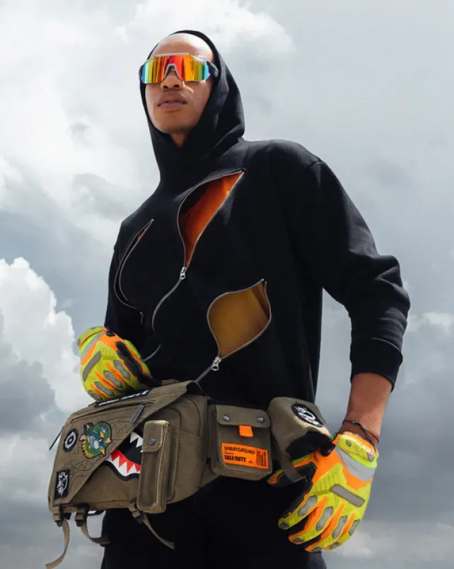 CROSSBODYS>SPRAYGROUND CALL OF DUTY NEVER BACK DOWN CROSSBODY