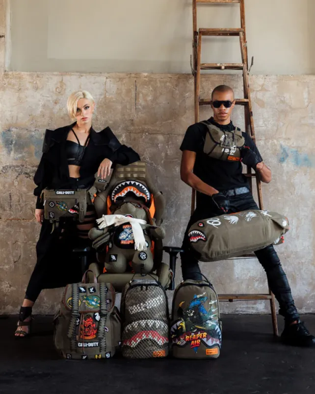 CROSSBODYS>SPRAYGROUND CALL OF DUTY NEVER BACK DOWN CROSSBODY