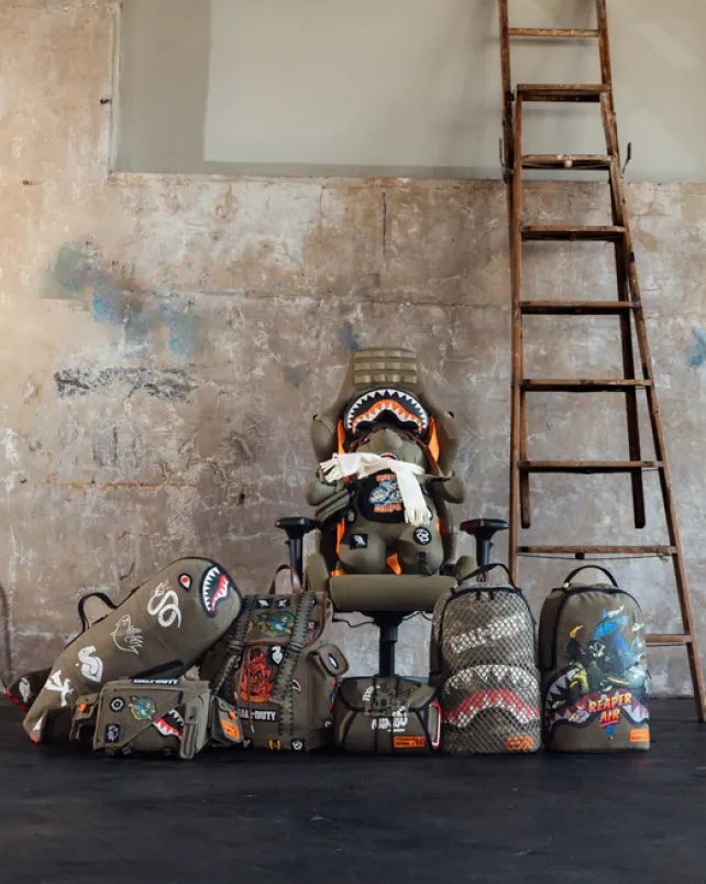 CROSSBODYS>SPRAYGROUND CALL OF DUTY NEVER BACK DOWN CROSSBODY