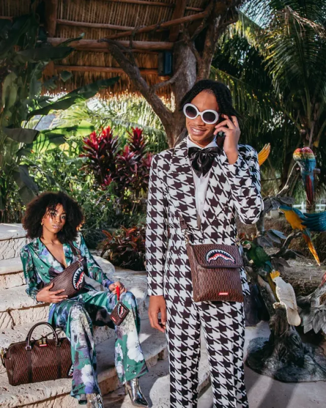 SLINGS|CROSSBODYS>SPRAYGROUND CASHIN CHECKS SHOULDER BAG