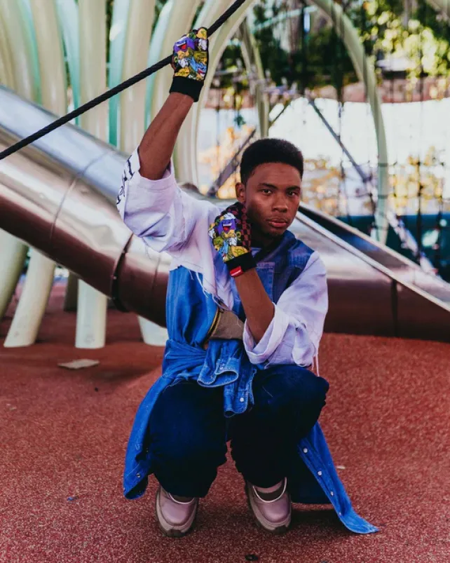 GLOVES|COLD WEATHER GEAR>SPRAYGROUND CHASE BANK GLOVES