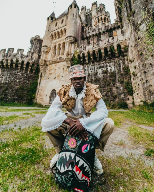 BACKPACKS>SPRAYGROUND DAZED AND SHARK BACKPACK (DLXV)