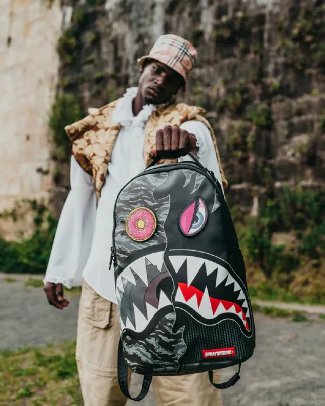 BACKPACKS>SPRAYGROUND DAZED AND SHARK BACKPACK (DLXV)