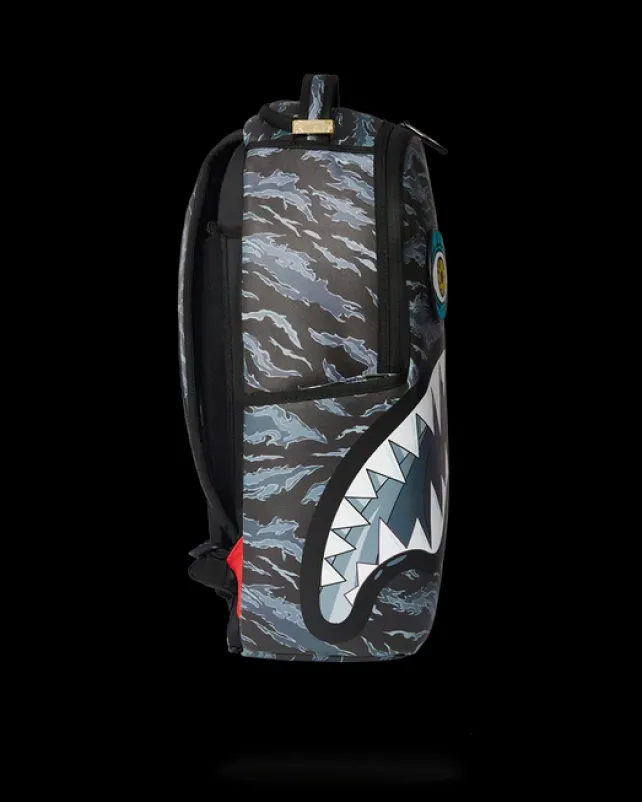 BACKPACKS>SPRAYGROUND DAZED AND SHARK BACKPACK (DLXV)