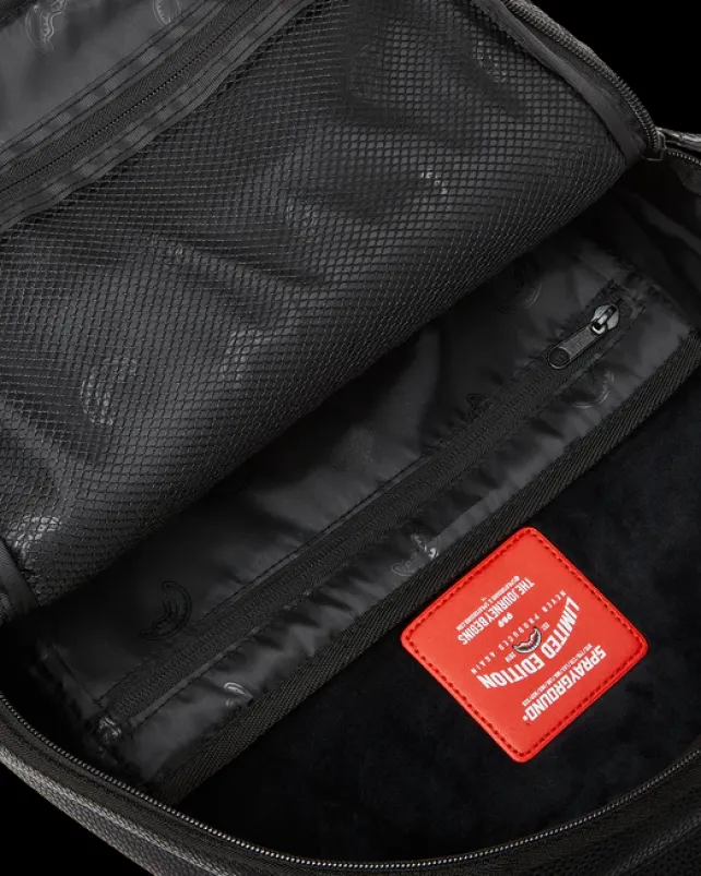 BACKPACKS>SPRAYGROUND EMBOSSED SHARK TRAVELER BACKPACK (DLXV)