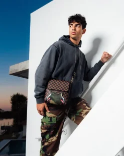 SLINGS|CROSSBODYS>SPRAYGROUND EXTERIOR GOLD ZIP POCKET SHARKS IN PARIS MESSENGER SLING BAG
