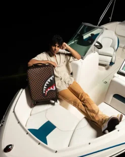 CARRY-ON LUGGAGE><noscript><img width=