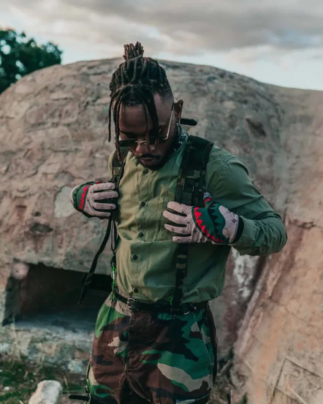 GLOVES|COLD WEATHER GEAR>SPRAYGROUND FIFTH AVENUE GLOVES