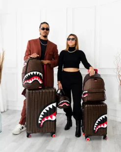 FULL-SIZE LUGGAGE><noscript><img width=