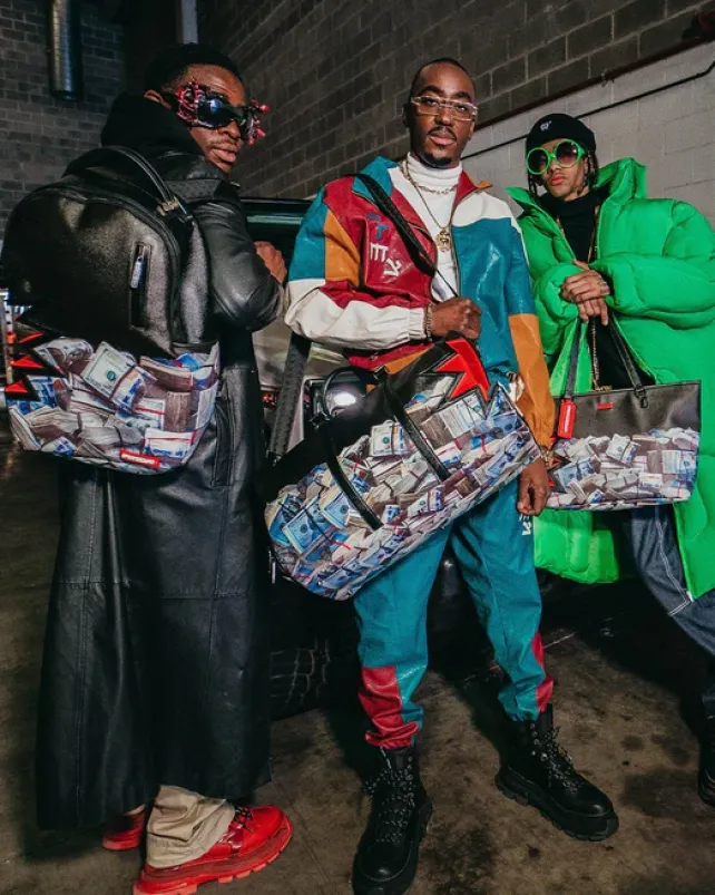 TOTES>SPRAYGROUND $HARKBITE TOTE