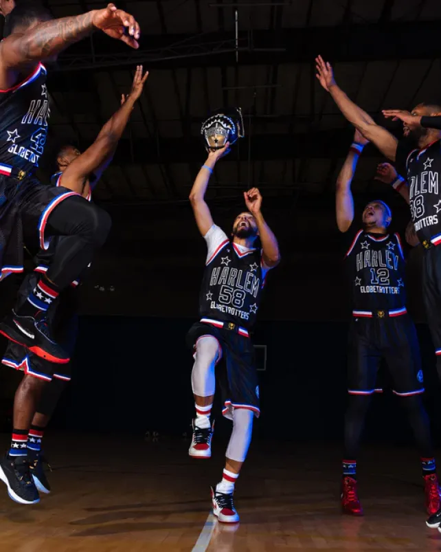 HANDBAGS|BACKPACKS>SPRAYGROUND HARLEM GLOBETROTTERS BASKETBALL BAG