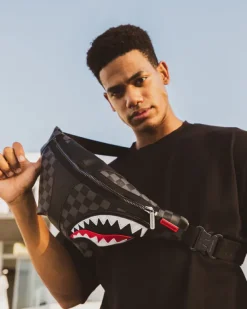 CROSSBODYS>SPRAYGROUND HENNY AIIR TO THE THRONE SAVVY CROSSBODY