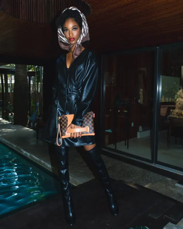 CROSSOVER CLUTCHES>SPRAYGROUND HENNY AIR TO THE THRONE CROSSOVER CLUTCH