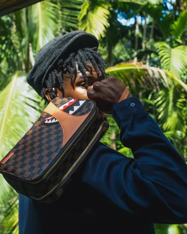 TOILETRIES AKA MONEY BAGS>SPRAYGROUND HENNY AIR TO THE THRONE TOILETRY
