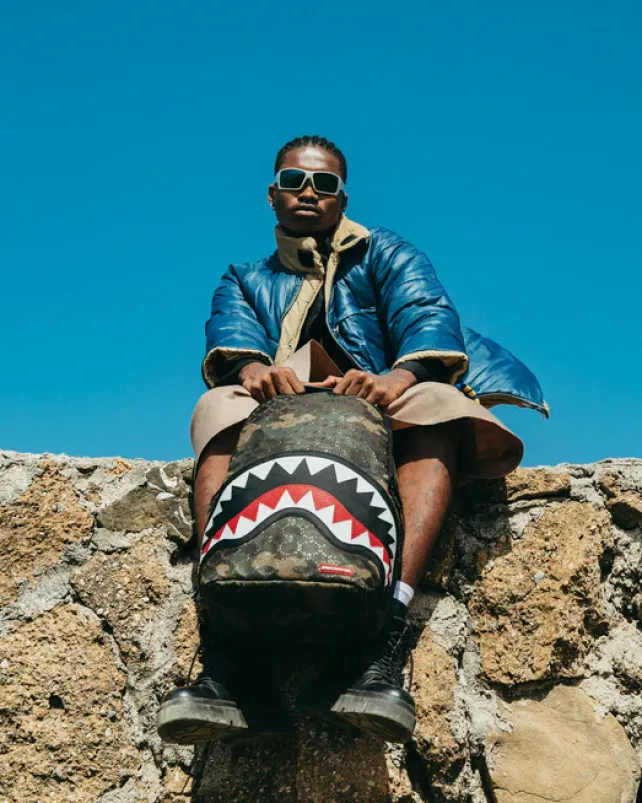 BACKPACKS>SPRAYGROUND LASERS BLAZIN BACKPACK (DLXV)