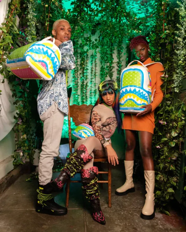 CROSSBODYS>SPRAYGROUND MODUS OPERANDI CHAMELEON SAVVY CROSSBODY