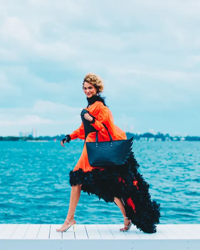 TOTES|HANDBAGS>SPRAYGROUND NIGHTFLIGHT G800 SKYBORNE WING TOTE