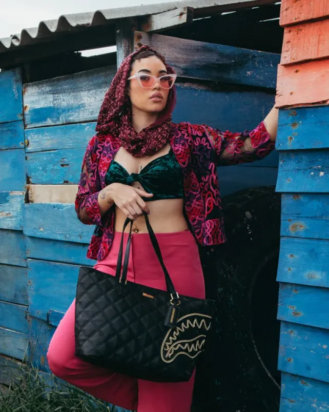 TOTES|HANDBAGS>SPRAYGROUND NOIR QUILT GOLD CHAIN SHARK TOTE
