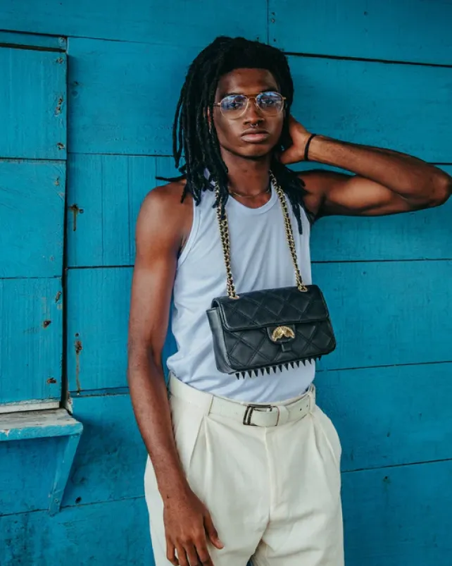 HANDBAGS>SPRAYGROUND NOIR QUILT GOLD CHAIN SHARK HANDBAG