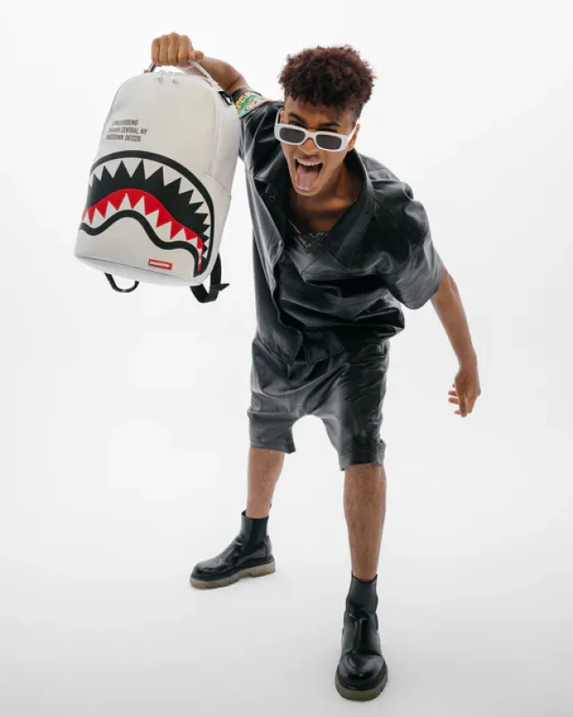 BACKPACKS>SPRAYGROUND SHARK CENTRAL (WHT) BACKPACK (DLXV)