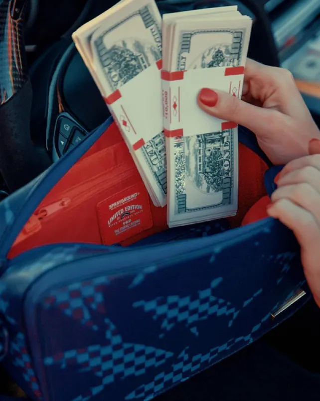 TOILETRIES AKA MONEY BAGS>SPRAYGROUND SHARK CHECK (BLUE) TOILETRY
