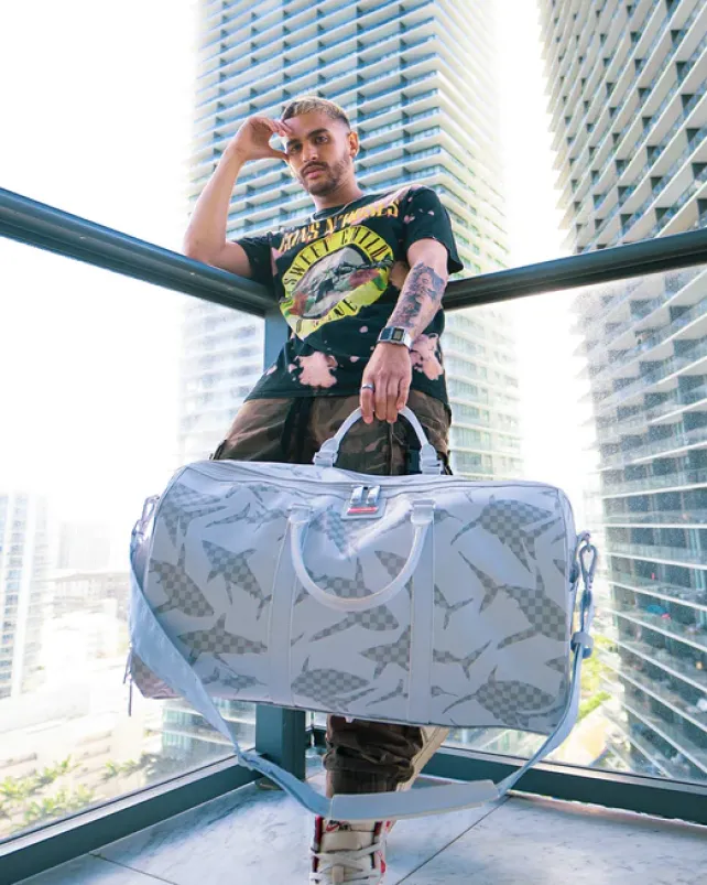 DUFFLES>SPRAYGROUND SHARK CHECK (WHITE) DUFFLE
