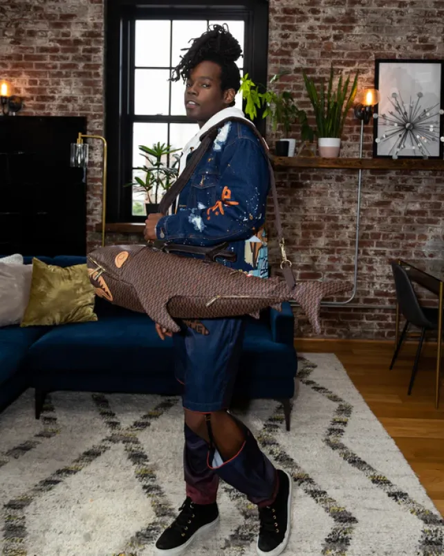 DUFFLES>SPRAYGROUND SHARKFINITY SHARK SHAPE DUFFLE