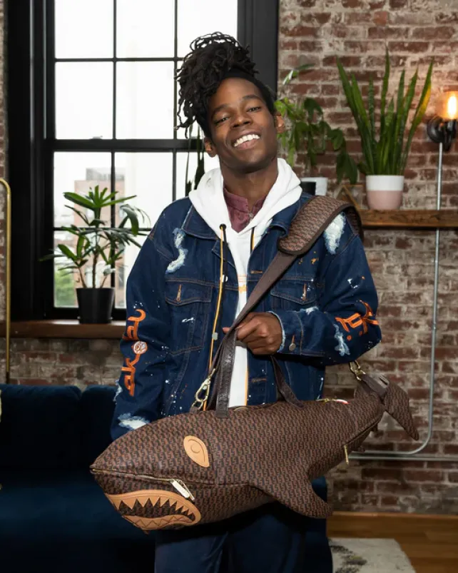 DUFFLES>SPRAYGROUND SHARKFINITY SHARK SHAPE DUFFLE