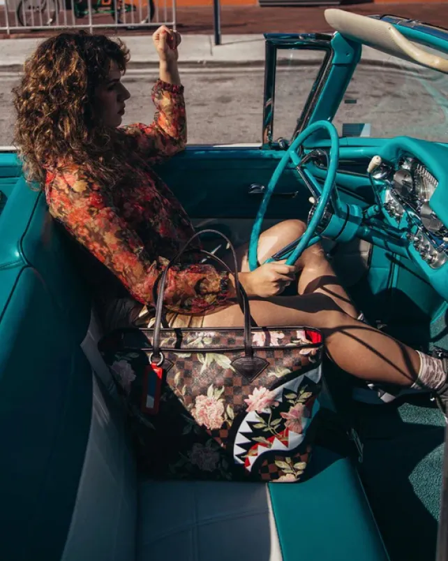 TOTES>SPRAYGROUND SHARKFLOWER TOTE