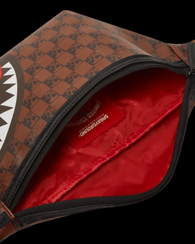 CROSSBODYS>SPRAYGROUND SHARKS AND SKULLS SAVVY CROSSBODY