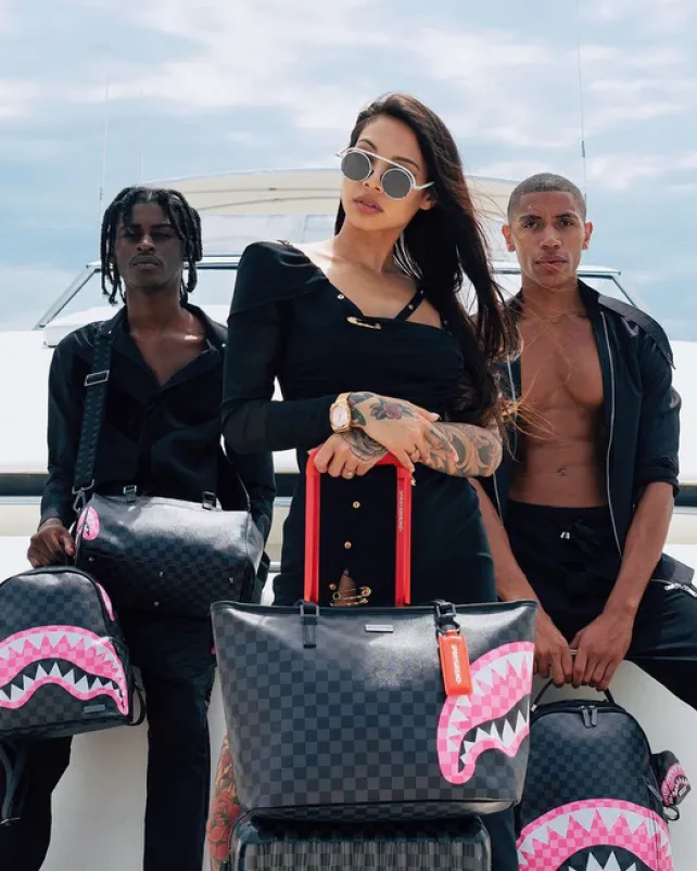 TOTES>SPRAYGROUND SHARKS IN CANDY TOTE