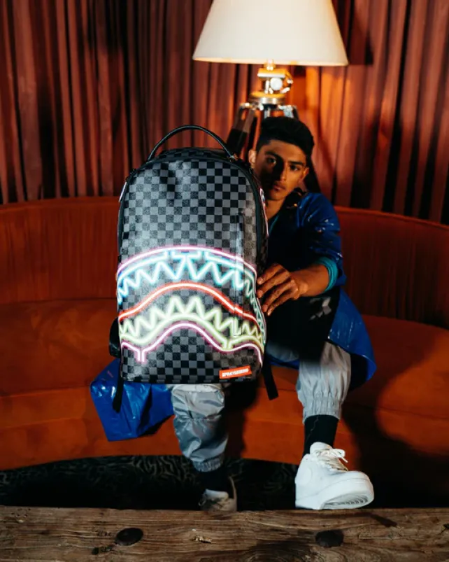 BACKPACKS>SPRAYGROUND SHARKS IN PARIS GLOW BACKPACK (DLXV)
