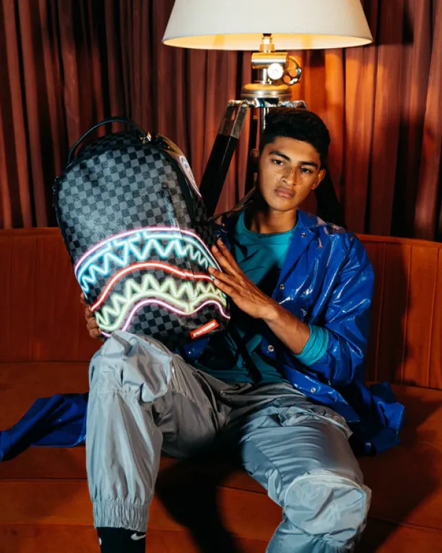 BACKPACKS>SPRAYGROUND SHARKS IN PARIS GLOW BACKPACK (DLXV)