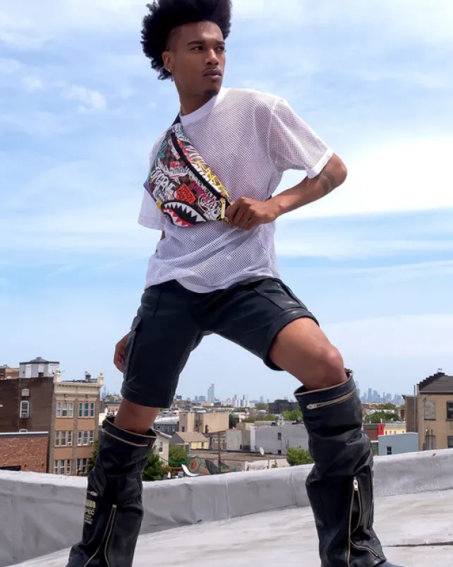 CROSSBODYS>SPRAYGROUND SHARKS IN PARIS THE RIZZ SAVVY CROSSBODY