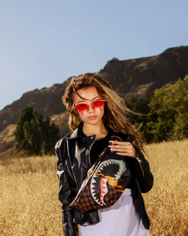 CROSSBODYS>SPRAYGROUND SHARKS IN PARIS UNSTOPPABLE SAVVY CROSSBODY