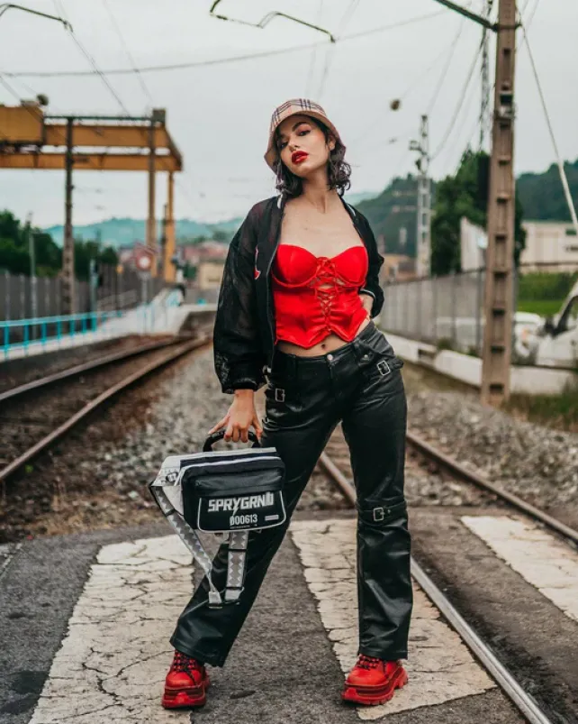 CROSSBODYS>SPRAYGROUND SWERVE CARGO CROSSBODY