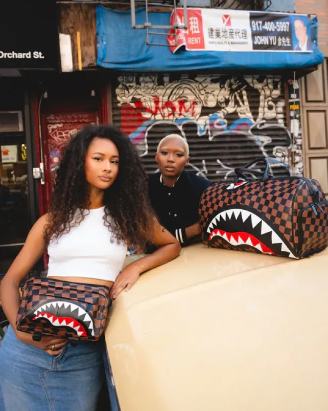 CROSSBODYS>SPRAYGROUND THE HANGOVER SHARK CARGO CROSSBODY