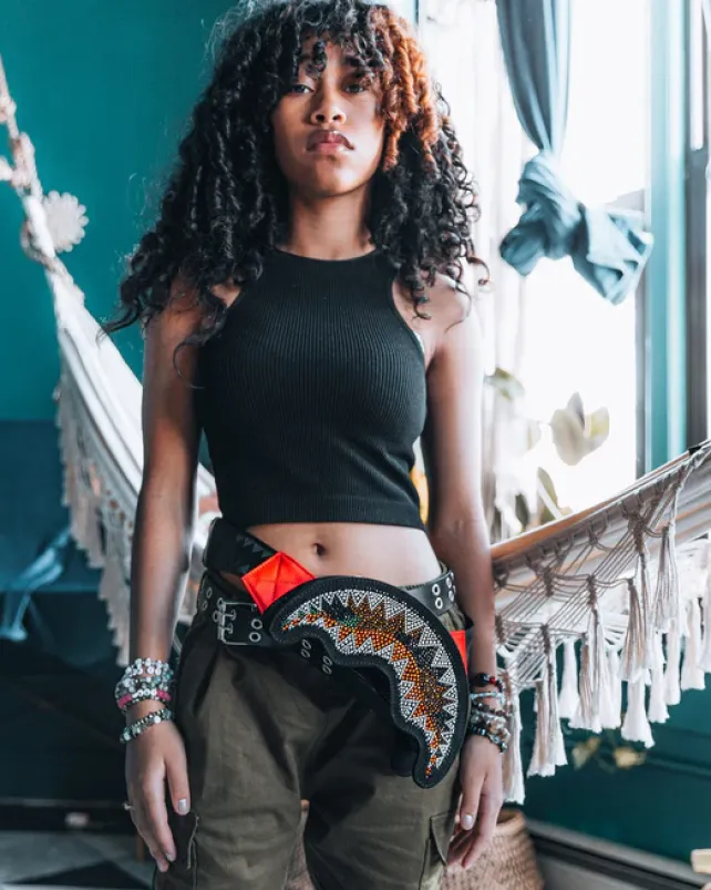 CROSSBODYS>SPRAYGROUND TRINITY CAMO SHARKMOUTH CROSSBODY
