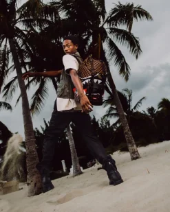 BACKPACKS|HILLS><noscript><img width=