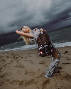 BACKPACKS|HILLS><noscript><img width=