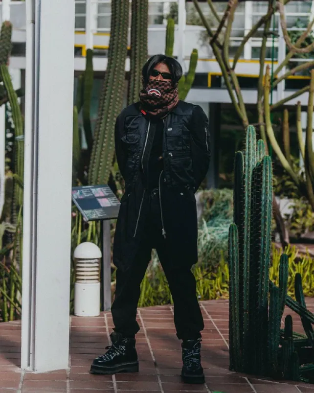 NECK WARMERS|COLD WEATHER GEAR>SPRAYGROUND XTC SHARKS IN PARIS NECK WARMER